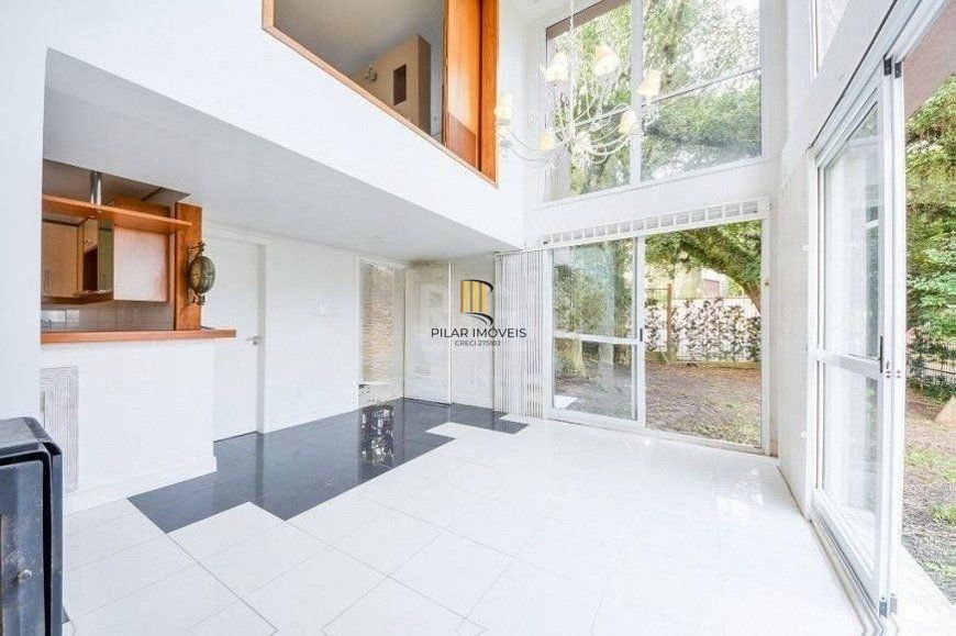 Casa à venda com 2 quartos, 255m² Rua CORONEL GOMES DE CARVALHO, Sétimo Céu, Porto Alegre - Pilar Imóveis
