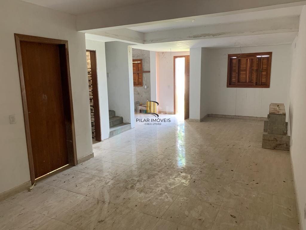 Casa para Venda - 23m², 3 dormitórios, sendo 1 suites, 1 vaga - Medianeira