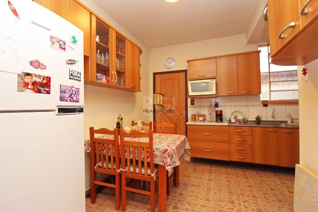 Casa para Venda - 150m², 4 dormitórios, sendo 1 suites, 3 vagas - Nonoai