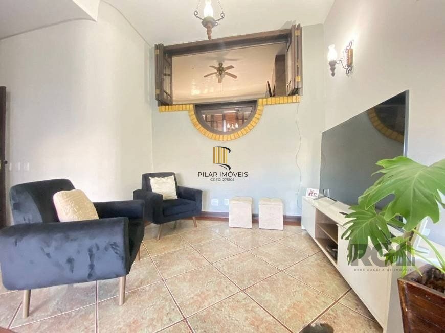 Excelente casa de 300m² com 4 dormitórios no bairro Sarandi. 