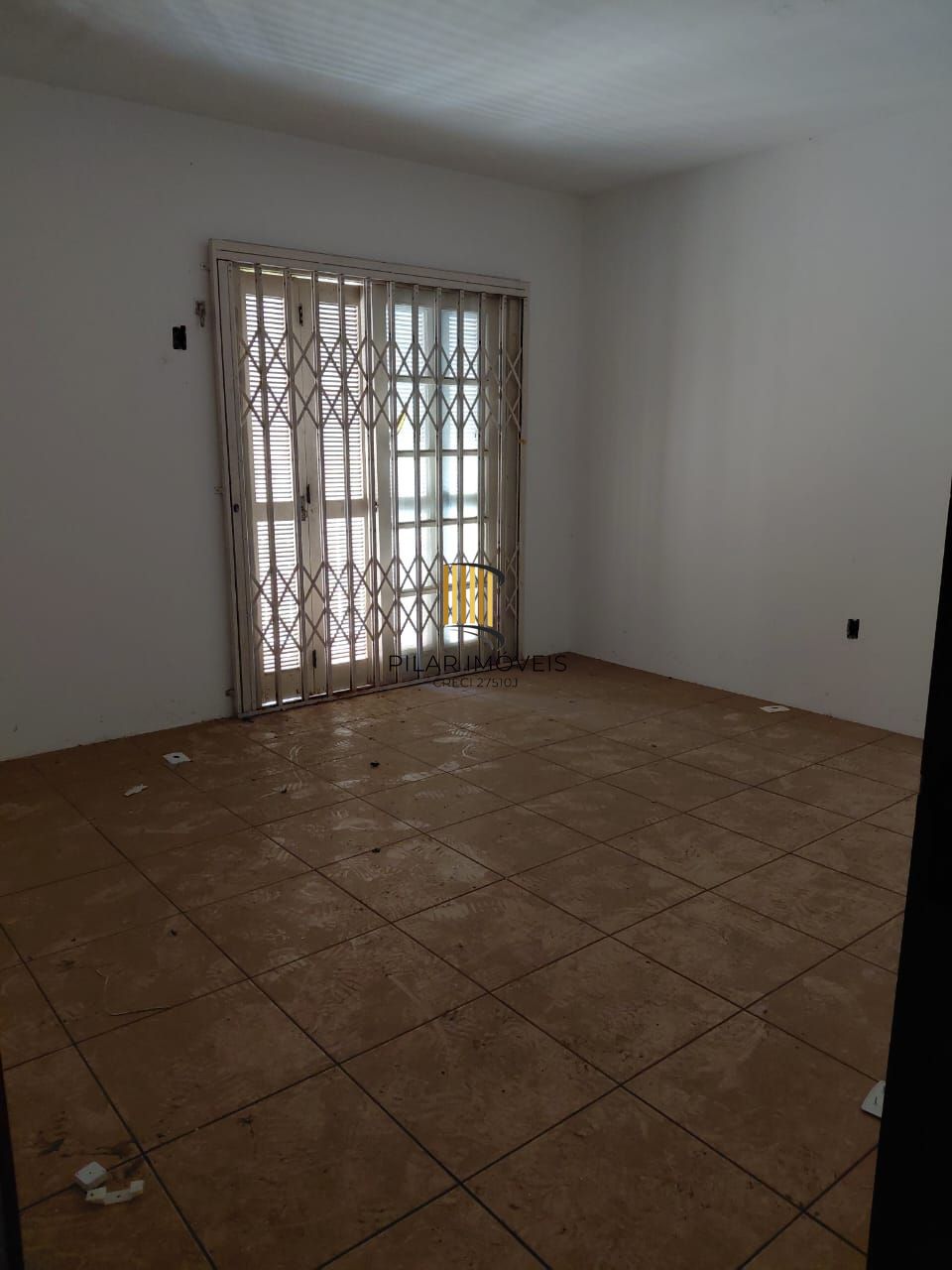 Ampla casa com pátio Bairro Teresópolis