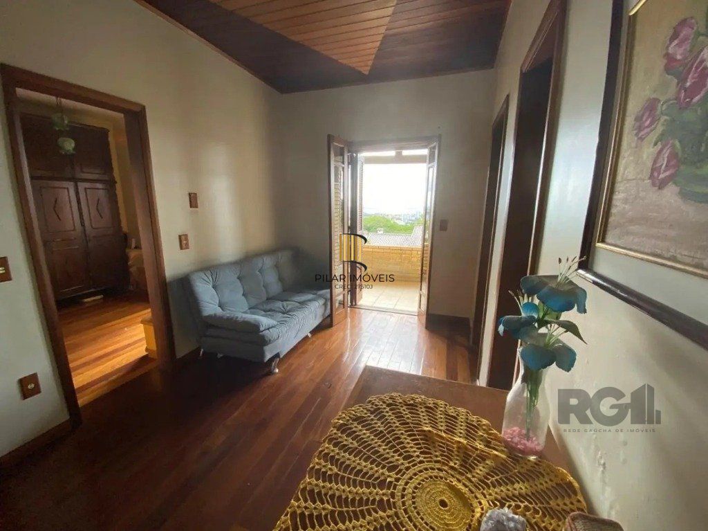 Casa com 4 dormitórios no bairro nonoai