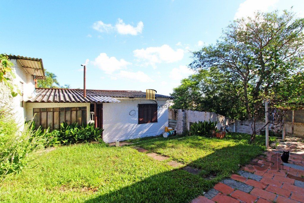 Casa 3 dormitórios no bairro Nonoai