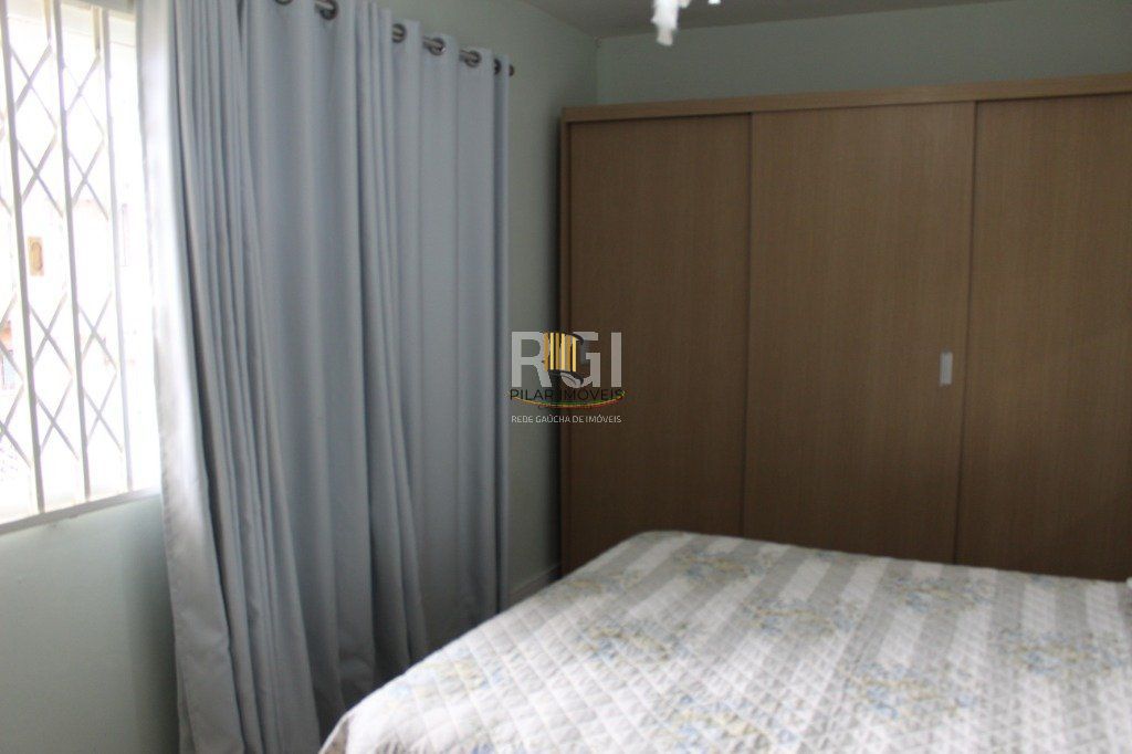 Casa para Venda - 300m², 5 dormitórios, sendo 3 suites, 5 vagas - Teresópolis