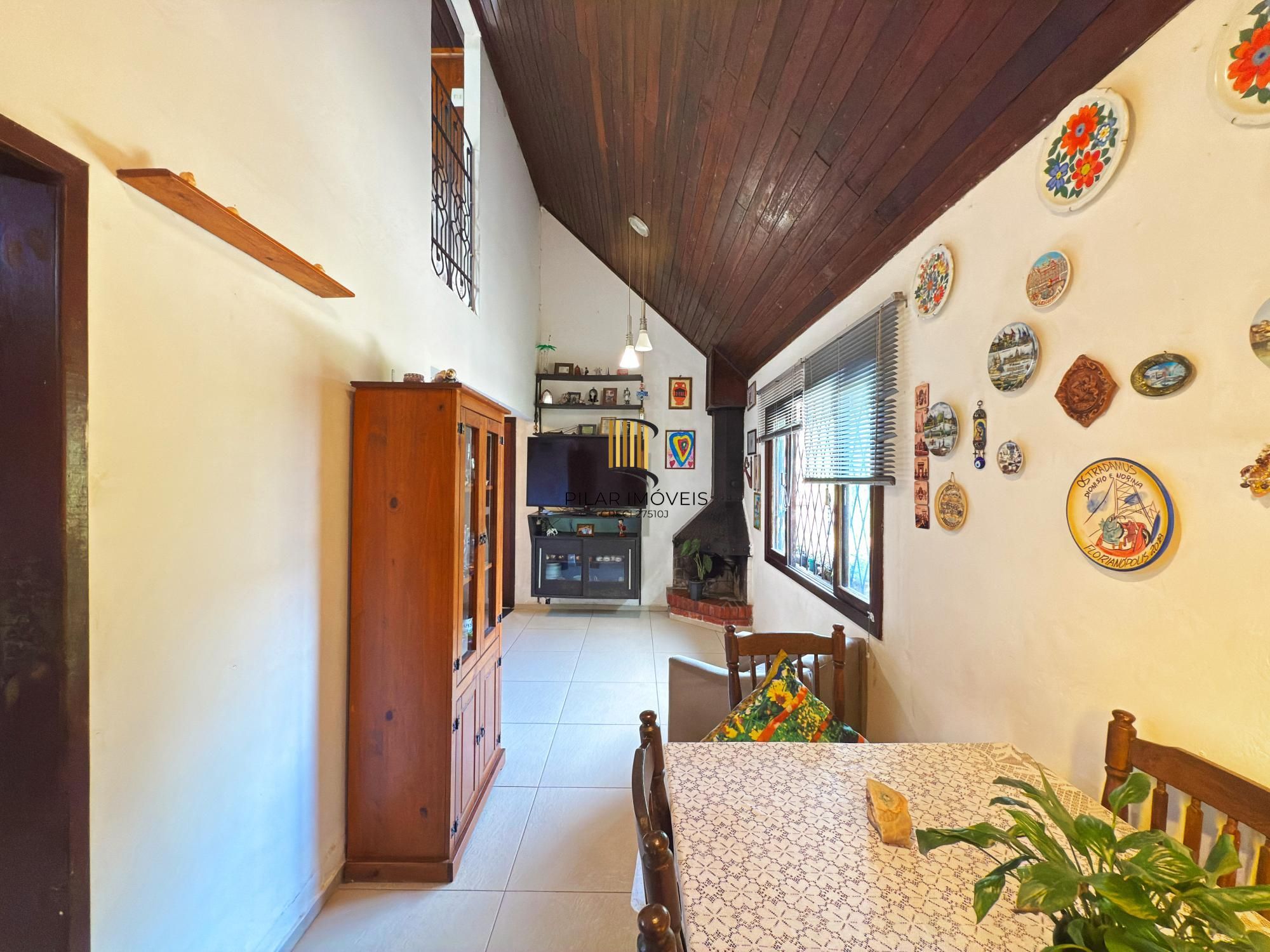 Casa residencial, 2 dormitórios no bairro Teresópolis