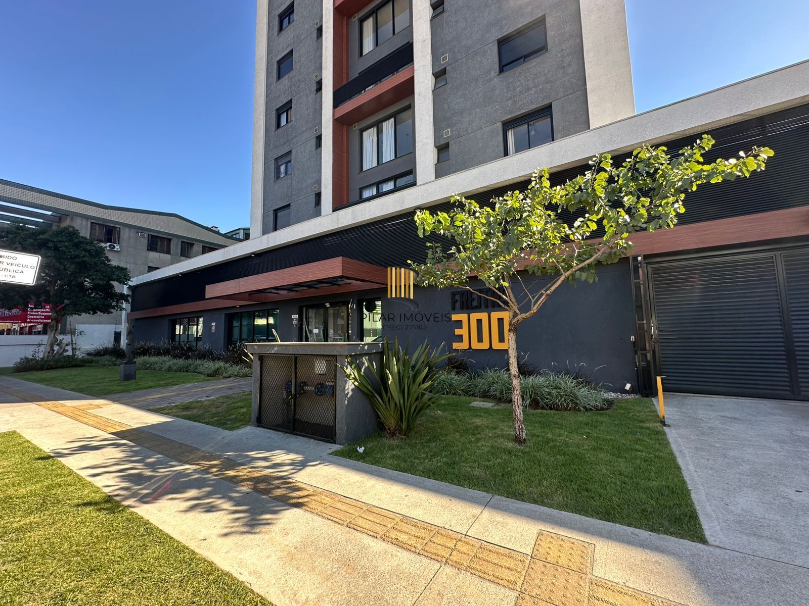 Apartamento Mobiliado e Reformado com Closet, Churrasqueira e Infraestrutura Completa no Centro de Porto Alegre