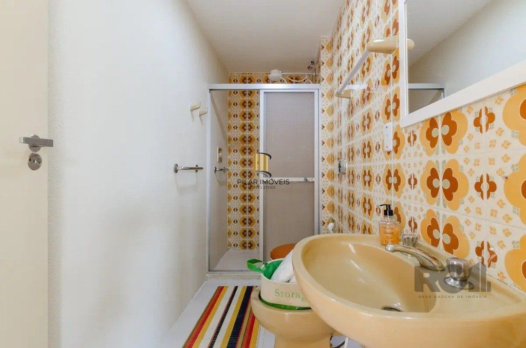 Apartamento de 2 dormitórios no bairro  Menino Deus
