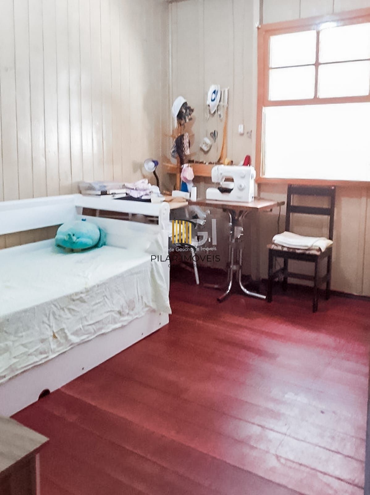 Casa para Venda - 160m², 4 dormitórios, 2 vagas - Glória