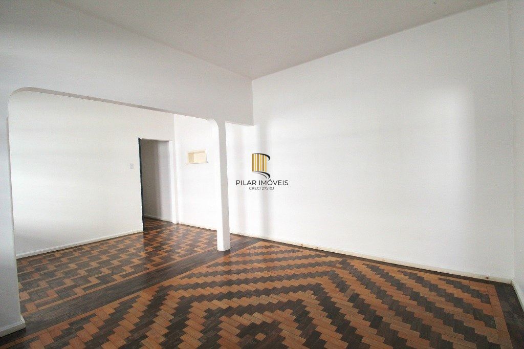 Casa 6 dormitórios no bairro Teresópolis