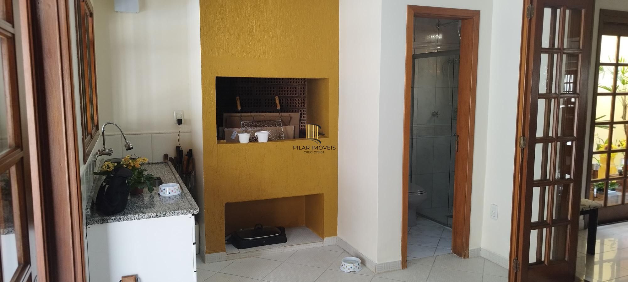 Casa 348m², 4 dormitórios, 2 vagas no bairro Nonoai