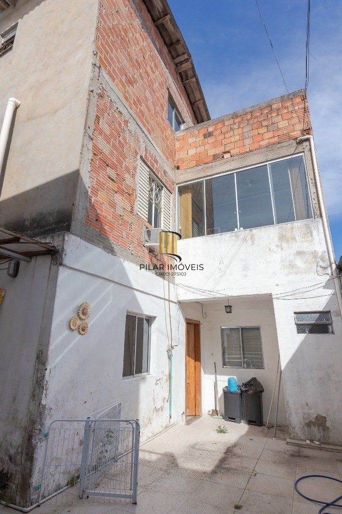 Casa 4 Dormitório(s) Bairro Glória
