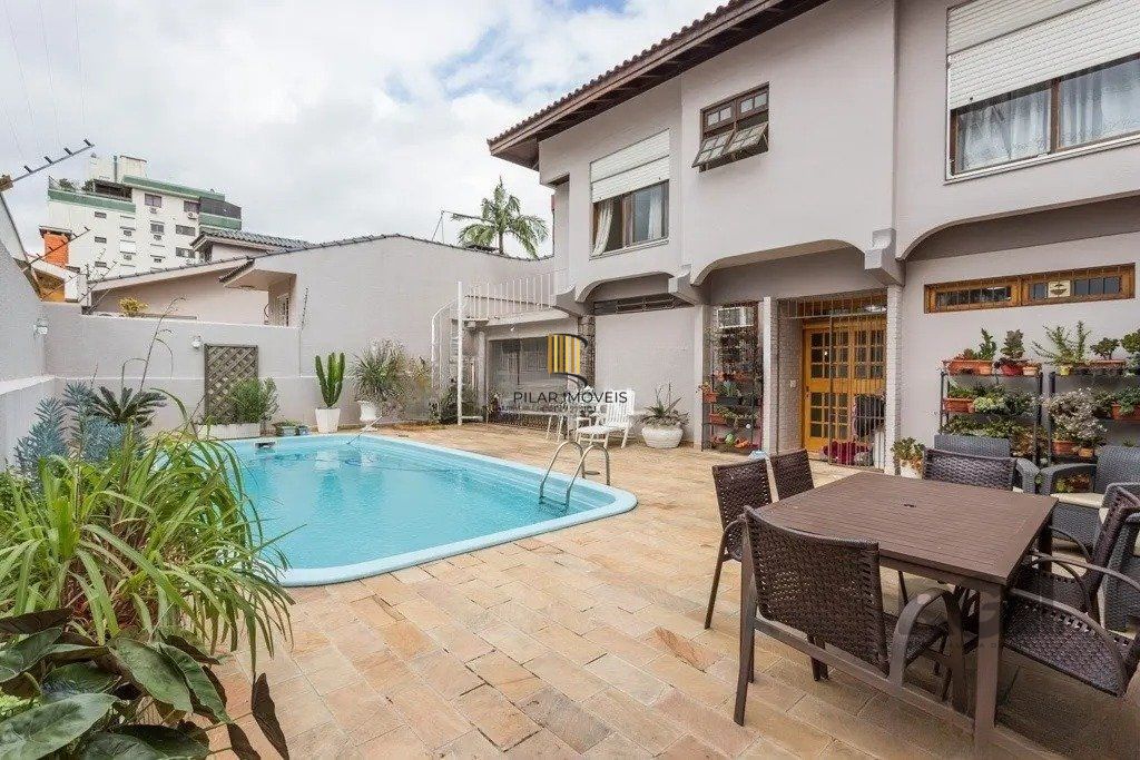 Casa com 3 dormitórios no bairro Jardim Lindóia