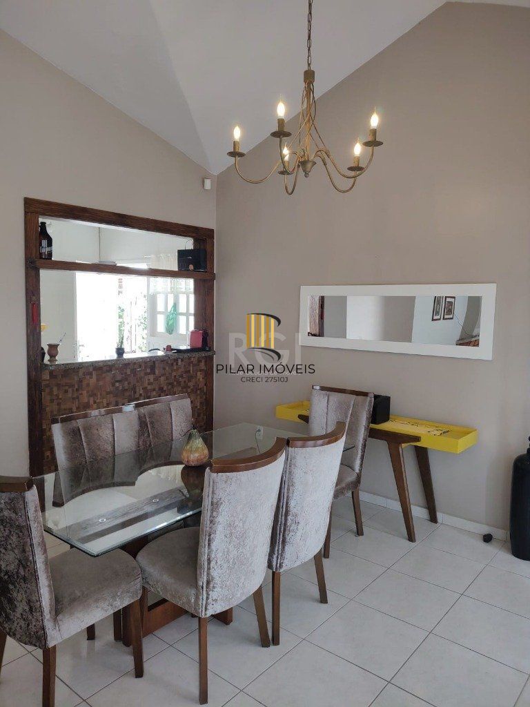 Casa para Venda - 160.78m², 4 dormitórios, sendo 2 suites, 5 vagas - Centro