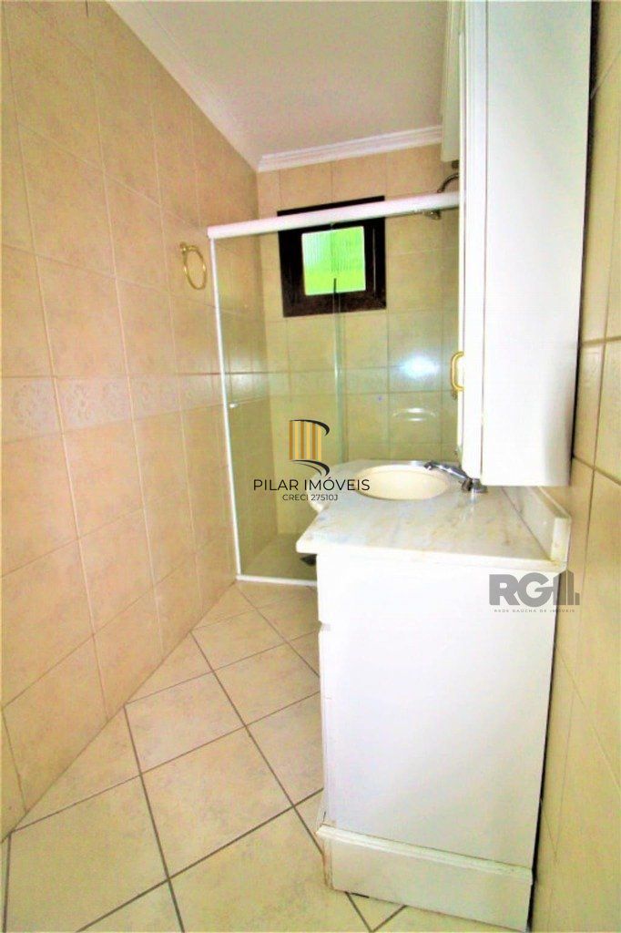Casa em condomínio 111m² - 3 dormitórios sendo 1 suíte e 4 vagas no bairro Espirito Santo