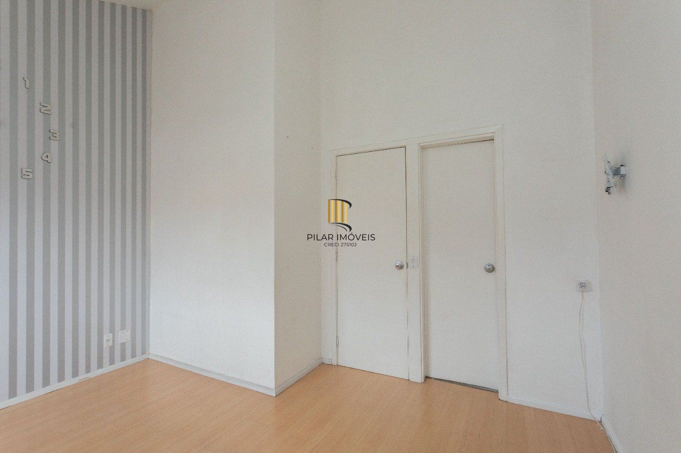 Casa em Condomínio de 3 dormitórios  à venda em Sarandi, Porto Alegre.