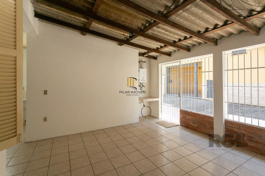 Casa com 5 dormitórios no bairro Jardim Carvalho