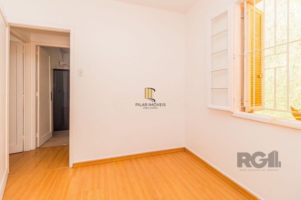 Casa com 99,73m², 2 dormitórios, 2 vagas no bairro Floresta