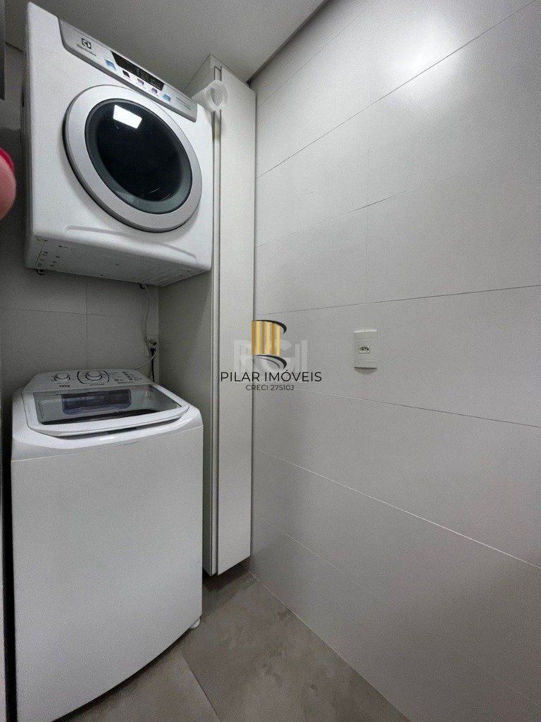 EXCELENTE APARTAMENTO COM 2 DORMITÓRIOS, 2 SUÍTES, 1 BANHEIRO E 2 VAGAS DE GARAGEM.