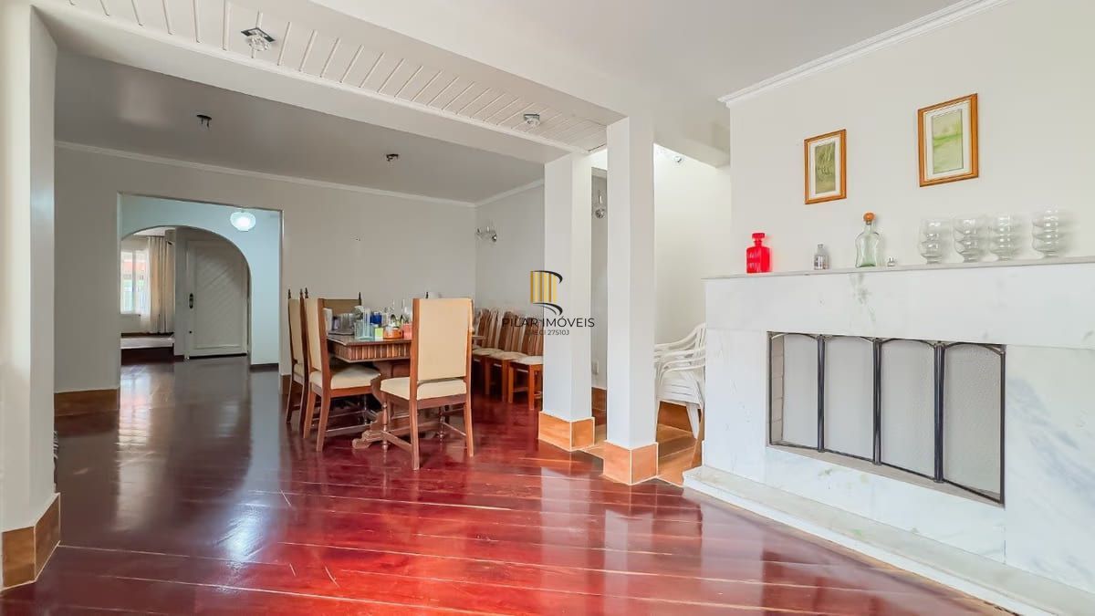 Sobrado de 3 dormitórios e 91m² à venda em Parque Santa Fé, Porto Alegre.