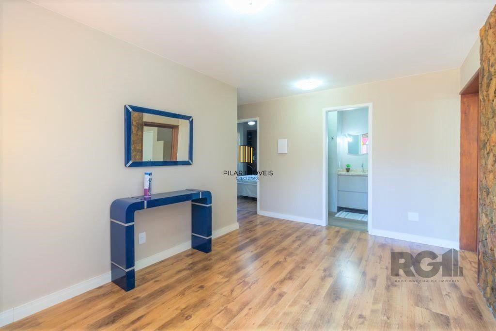 Casa de 380m², bairro Guarujá