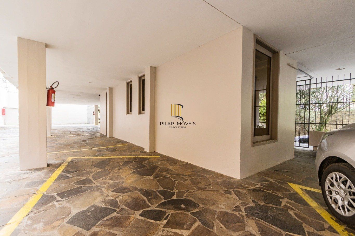 Cobertura de 3 dormitórios à venda em Mont'Serrat, Porto Alegre.