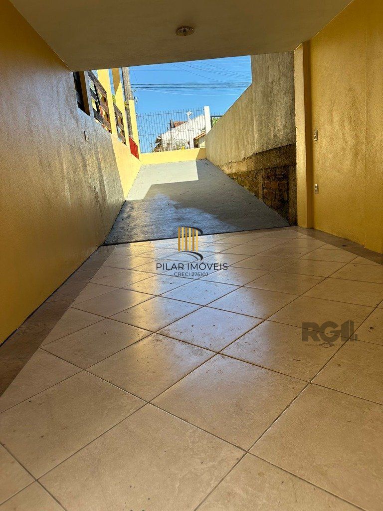 Casa de 3 dormitórios com 144m², no bairro Lomba do Pinheiro