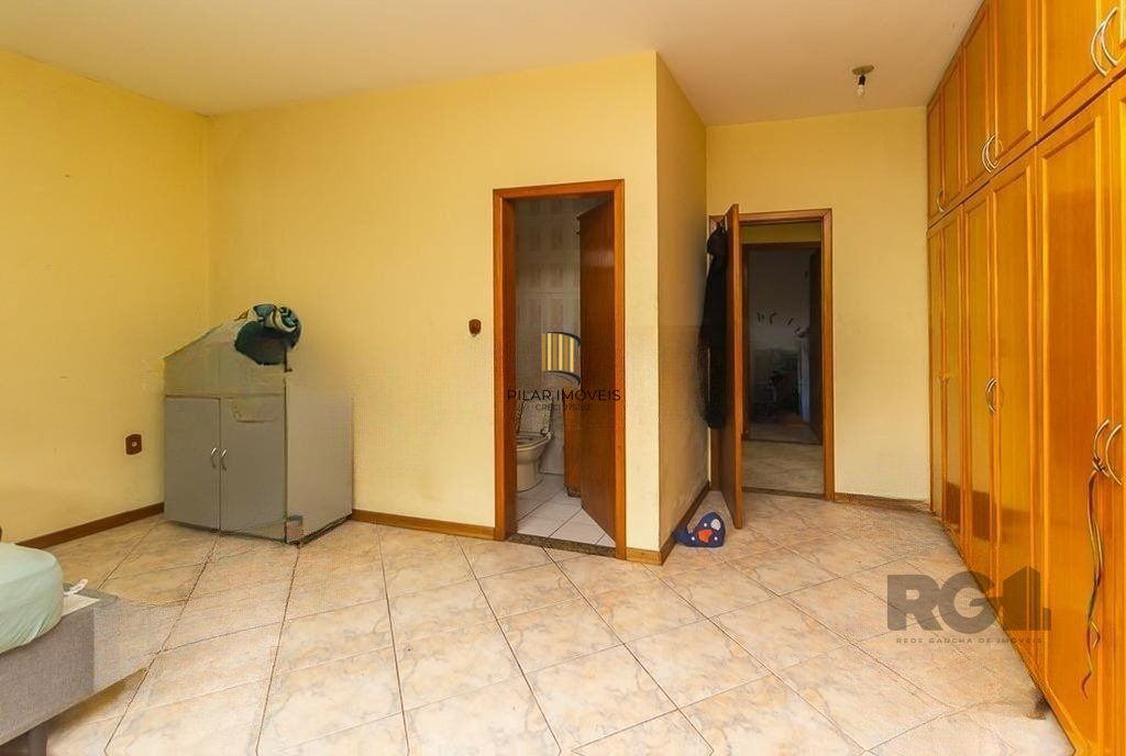 Casa 3 dormitórios no bairro Glória