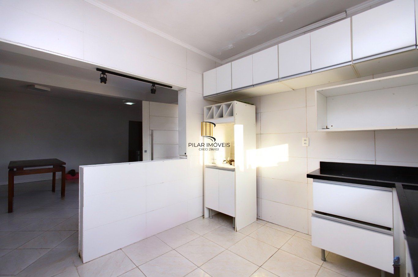 Casa com Edícula nos fundos, total de 5 dormitórios no Bairro gloria.