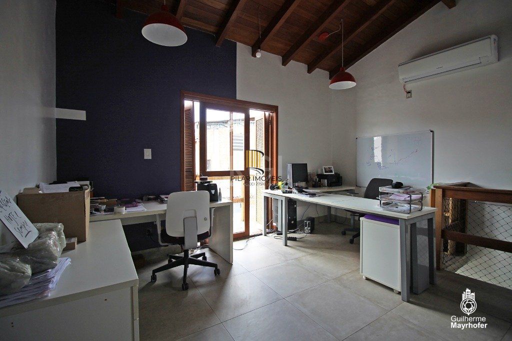 Casa para Venda - 151.36m², 3 dormitórios, sendo 1 suites, 2 vagas - Partenon