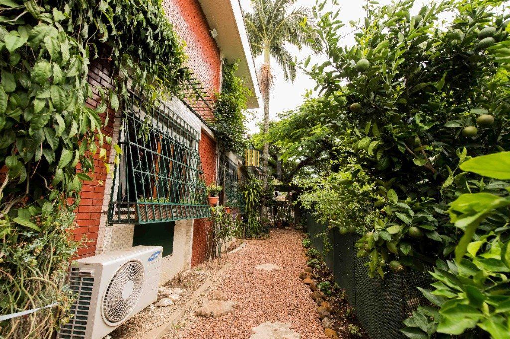 Casa para Venda - 317m², 5 dormitórios, sendo 1 suites, 2 vagas - Teresópolis