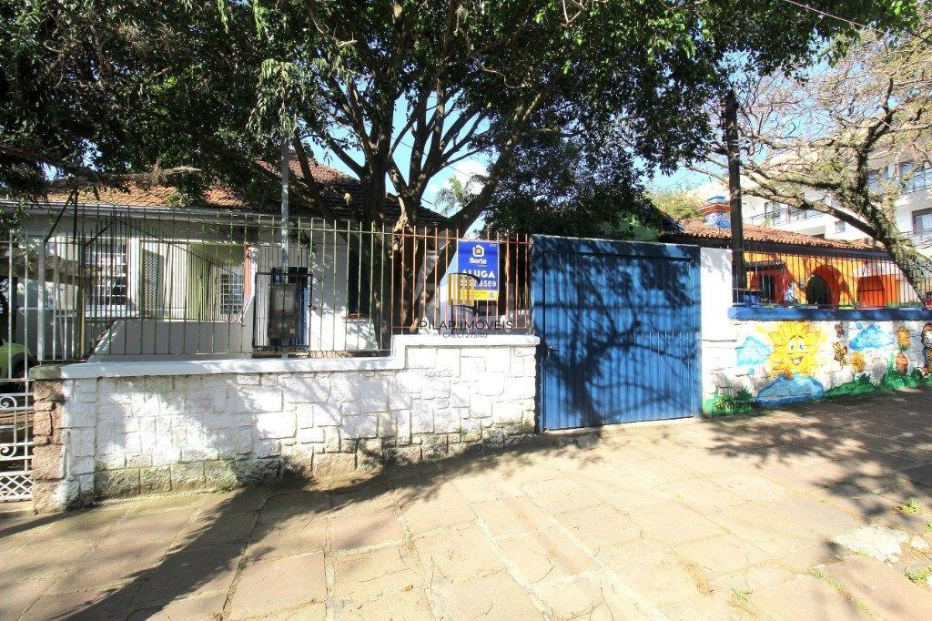Casa 6 dormitórios no bairro Teresópolis