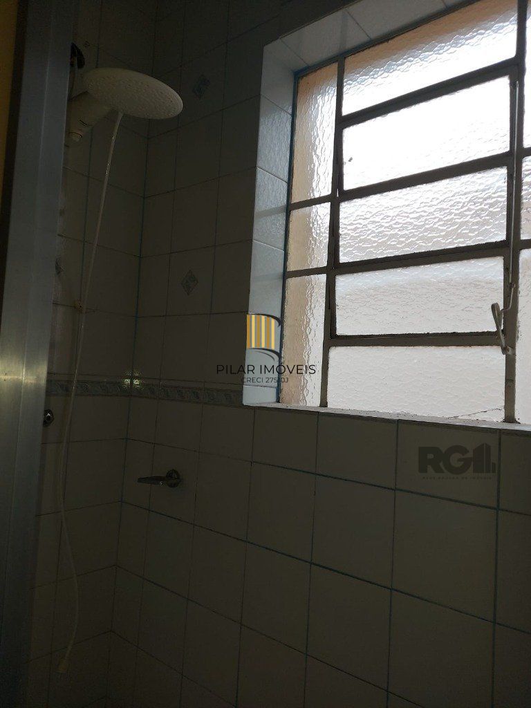 Apartamento 2 dormitórios, próximo da UFRGS, PUC, Ernesto Dorneles e trasporte público.