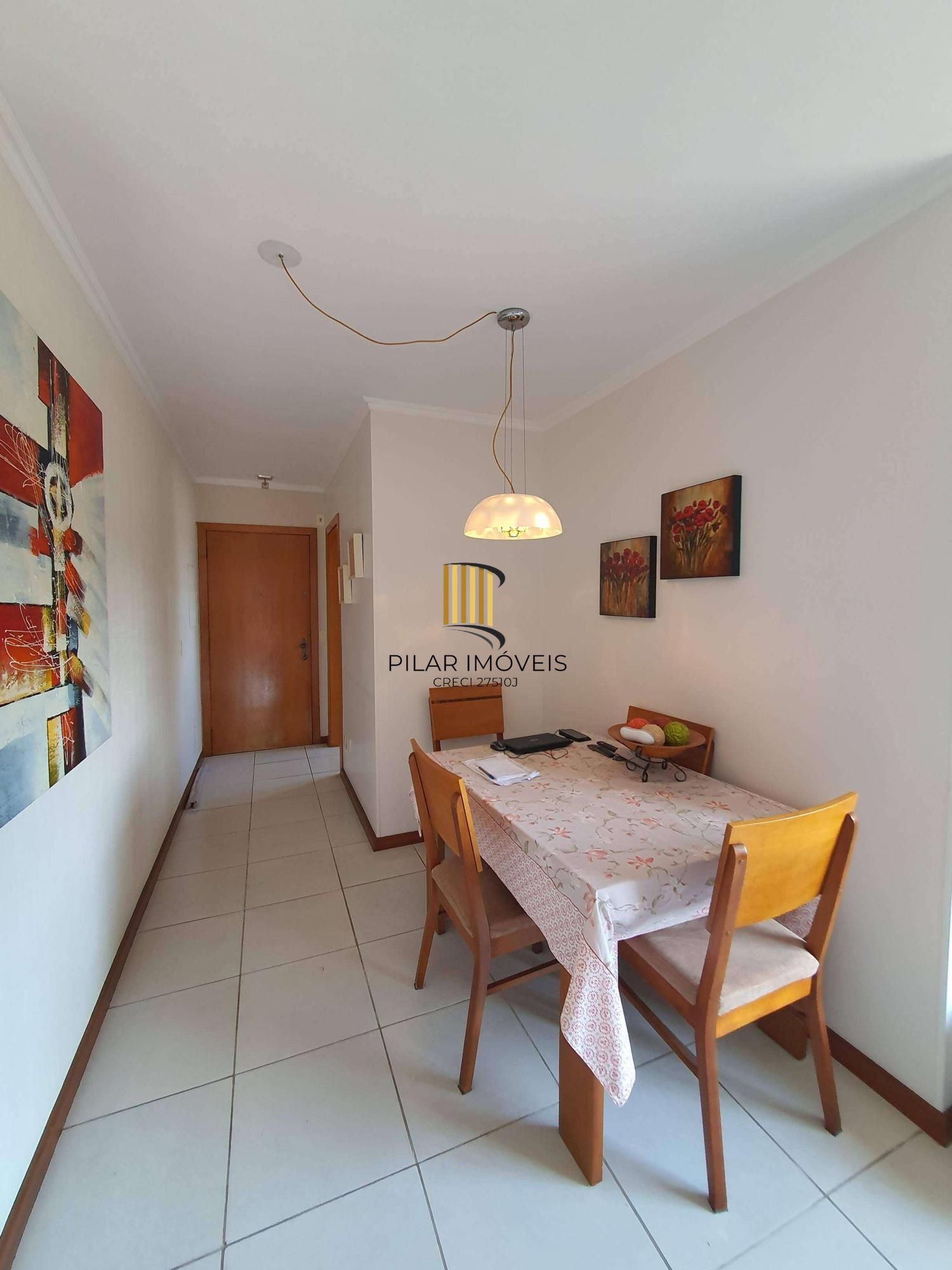 Apartamento mobiliado, pronto para morara com 2 dormitórios e 1 garagem