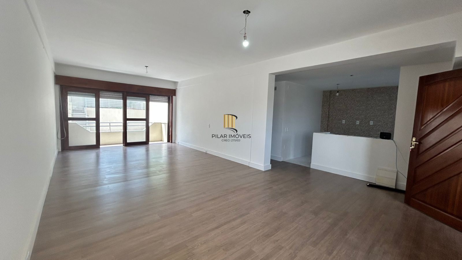 Apartamento 2 dormitórios no bairro Medianeira em Porto Alegre para Alugar - Pilar Imóveis