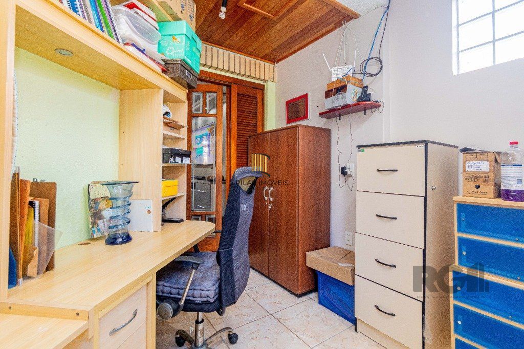 Casa de 4 dormitórios 304m² no bairro Jardim Lindóia