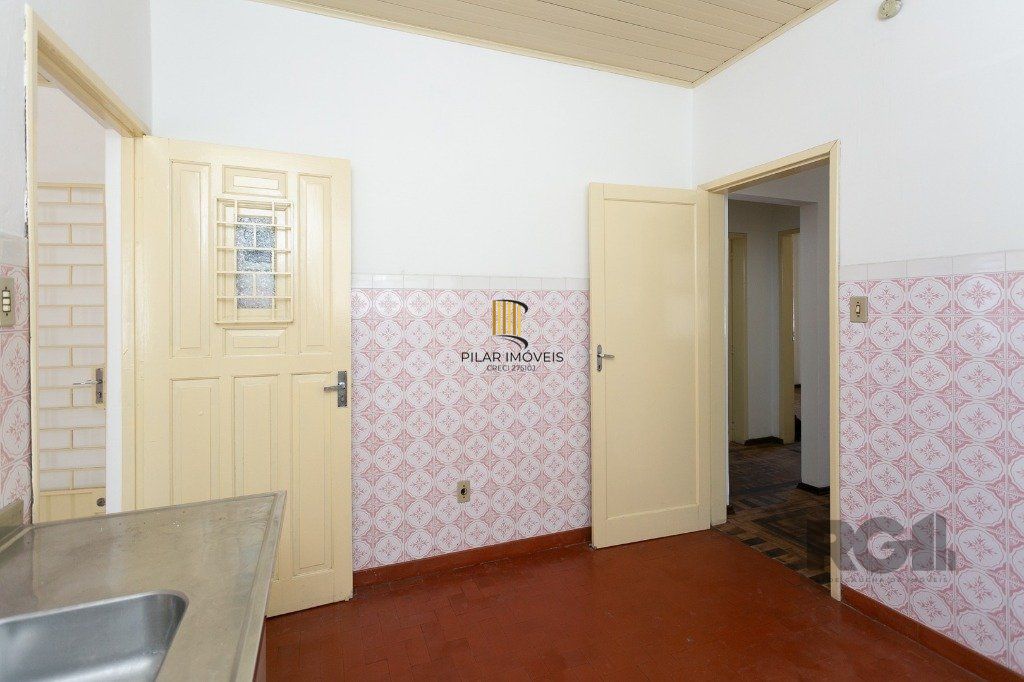 Casa com 5 dormitórios no bairro Jardim Carvalho