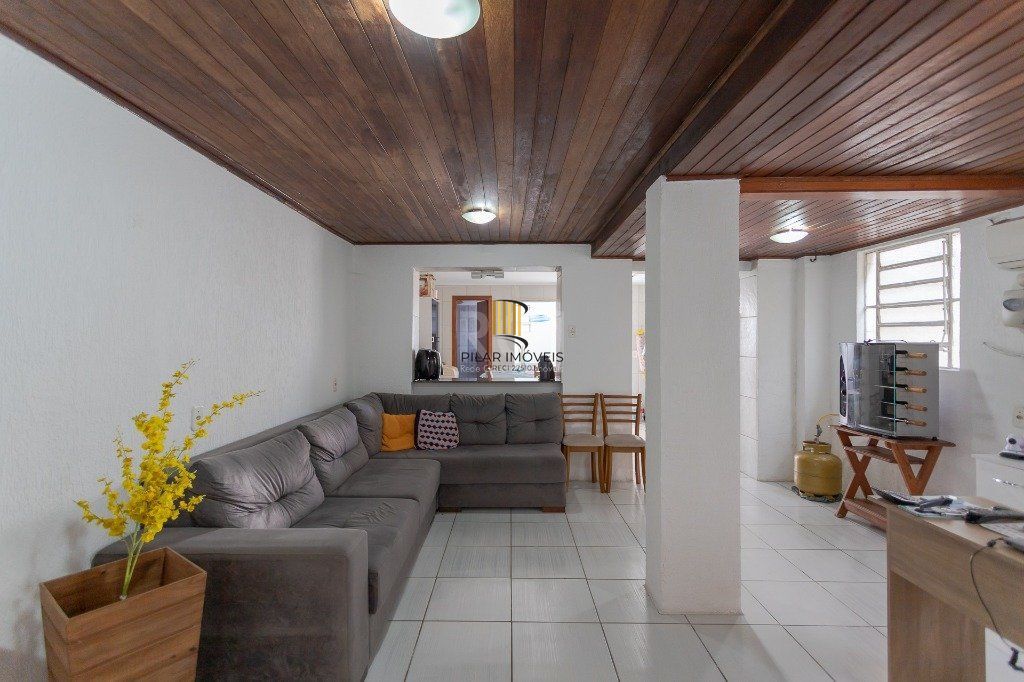Casa 4 Dormitório(s) Bairro Glória