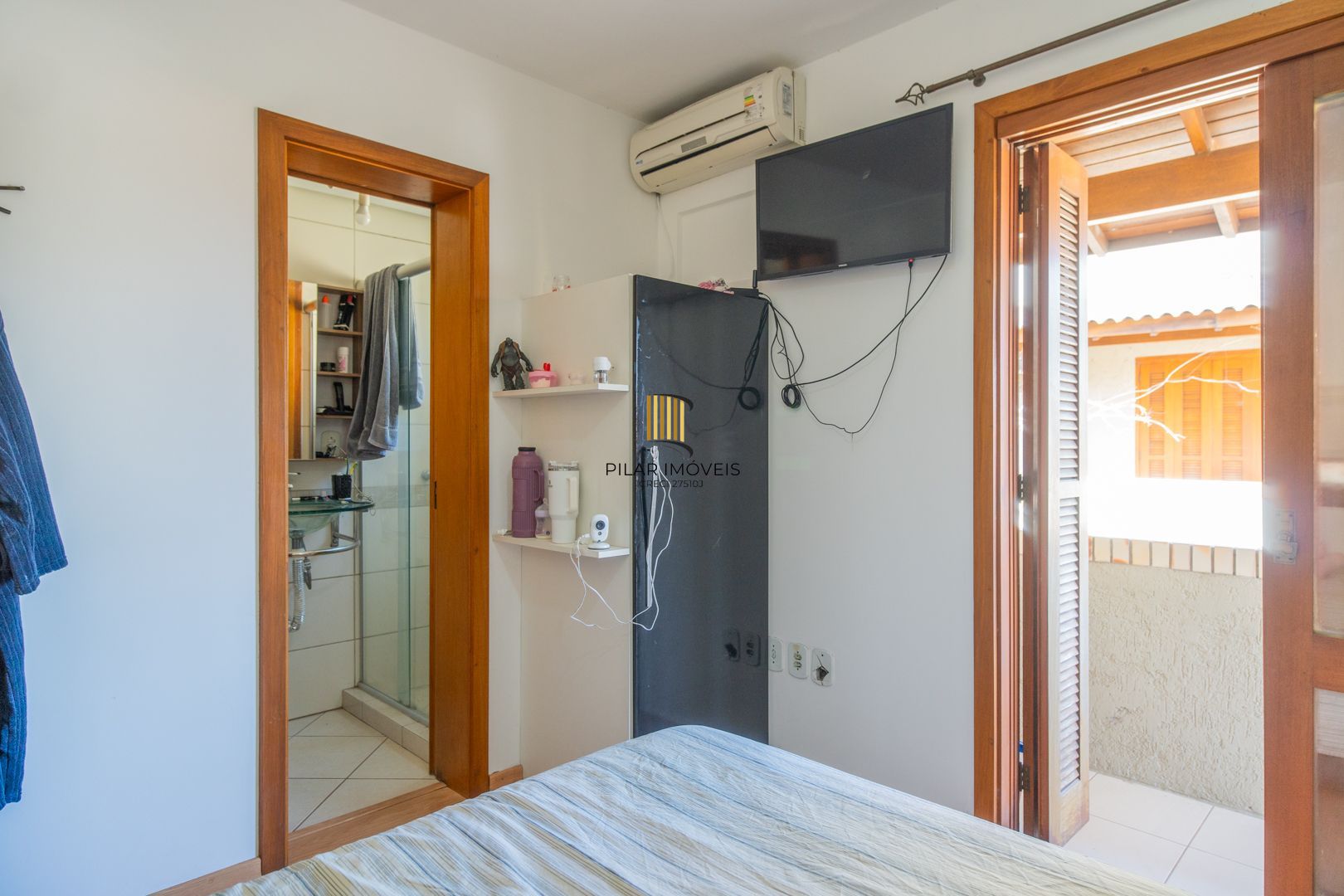 Casa em condomínio de 105m² - 2 dormitórios e 1 vaga no bairro Guarujá