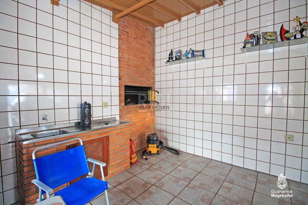 Casa para Venda - 235m², 3 dormitórios, sendo 1 suites, 3 vagas - Sarandi