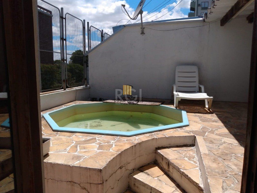 Cobertura para Venda - 237.88m², 3 dormitórios, sendo 1 suites, 2 vagas - Moinhos de Vento