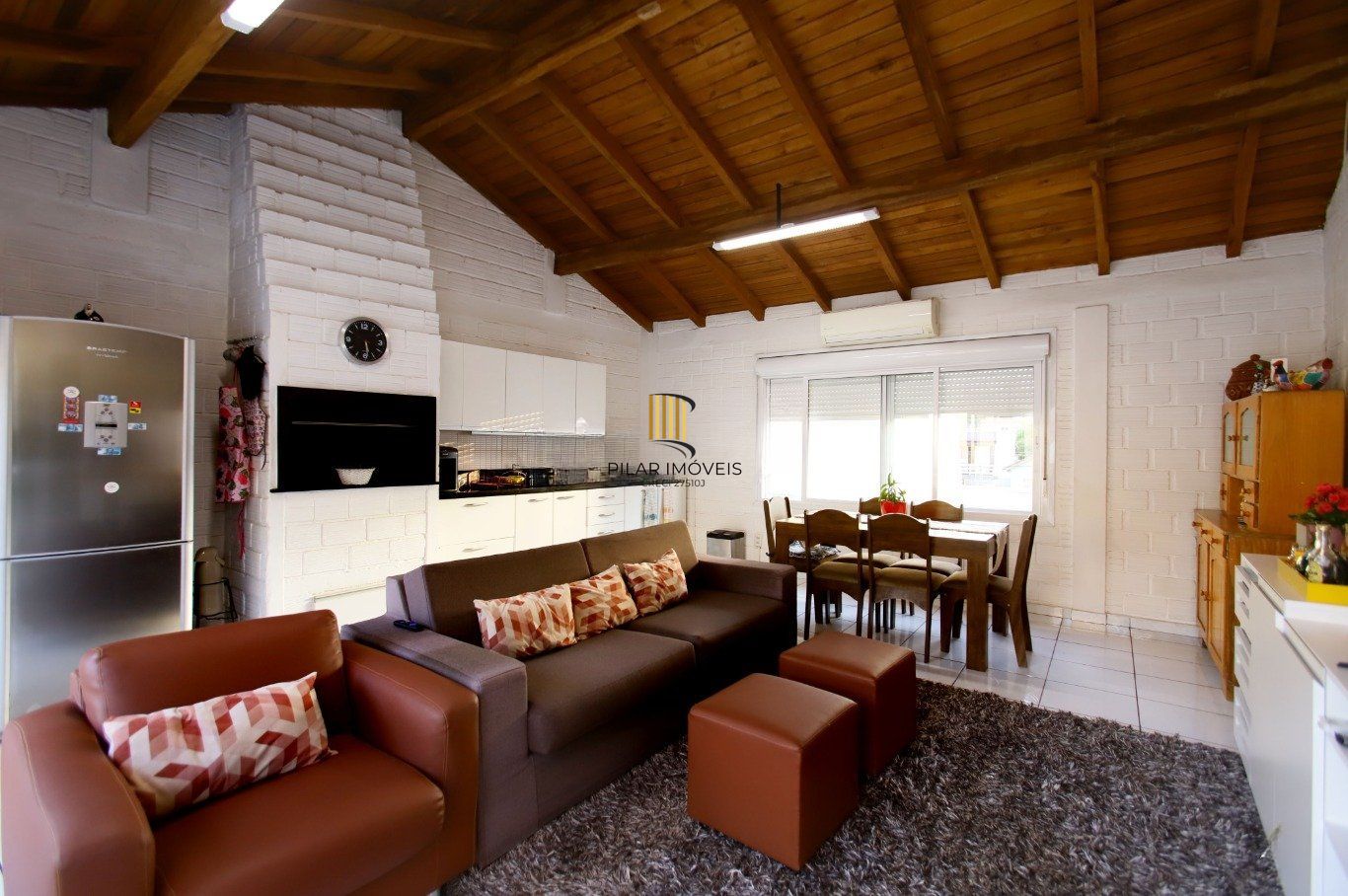Casa com Edícula nos fundos, total de 5 dormitórios no Bairro gloria.