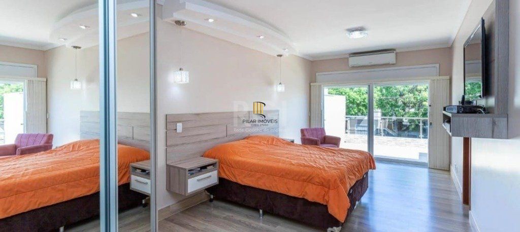 Excelente casa com 3 dormitórios e piscina