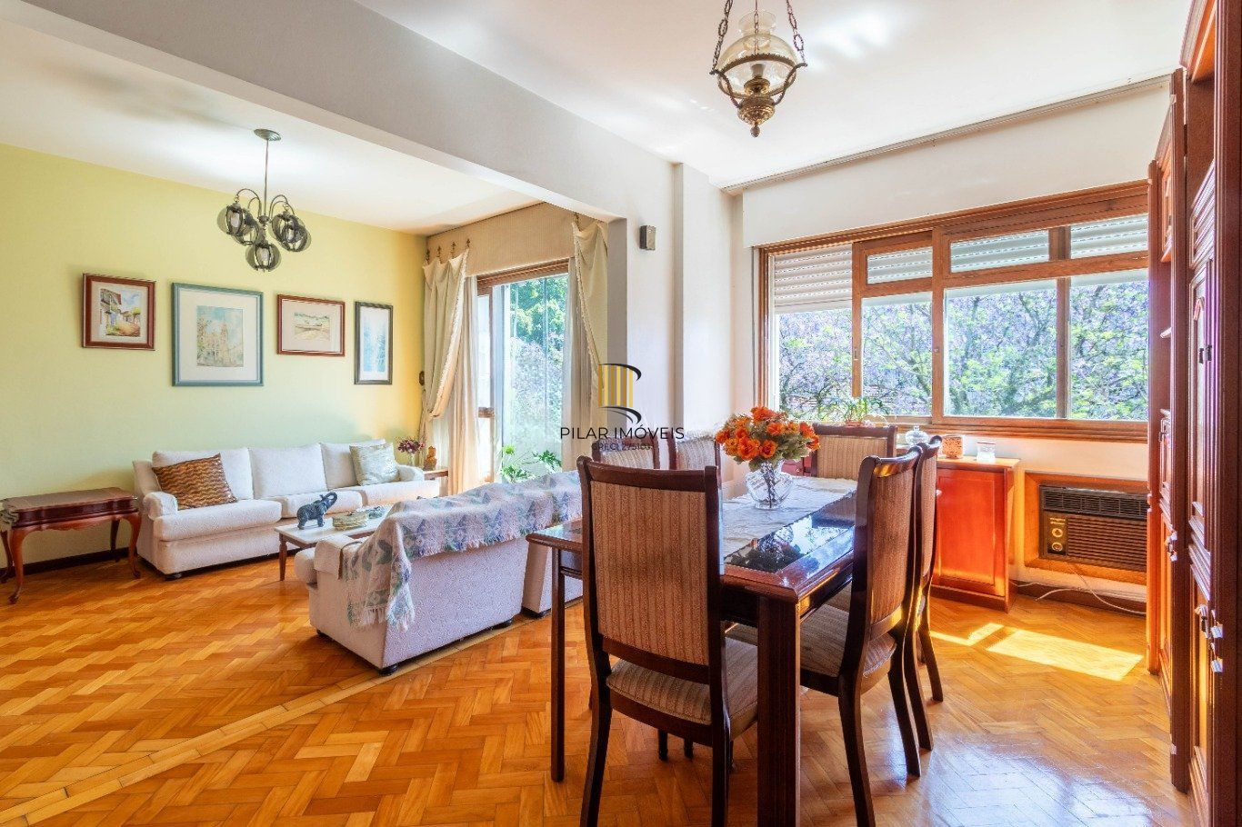 Apartamento com 3 quartos e 116m² à venda em Petrópolis, Porto Alegre. Rua General Souza Doca, Petrópolis, Porto Alegre - Pilar Imóveis
