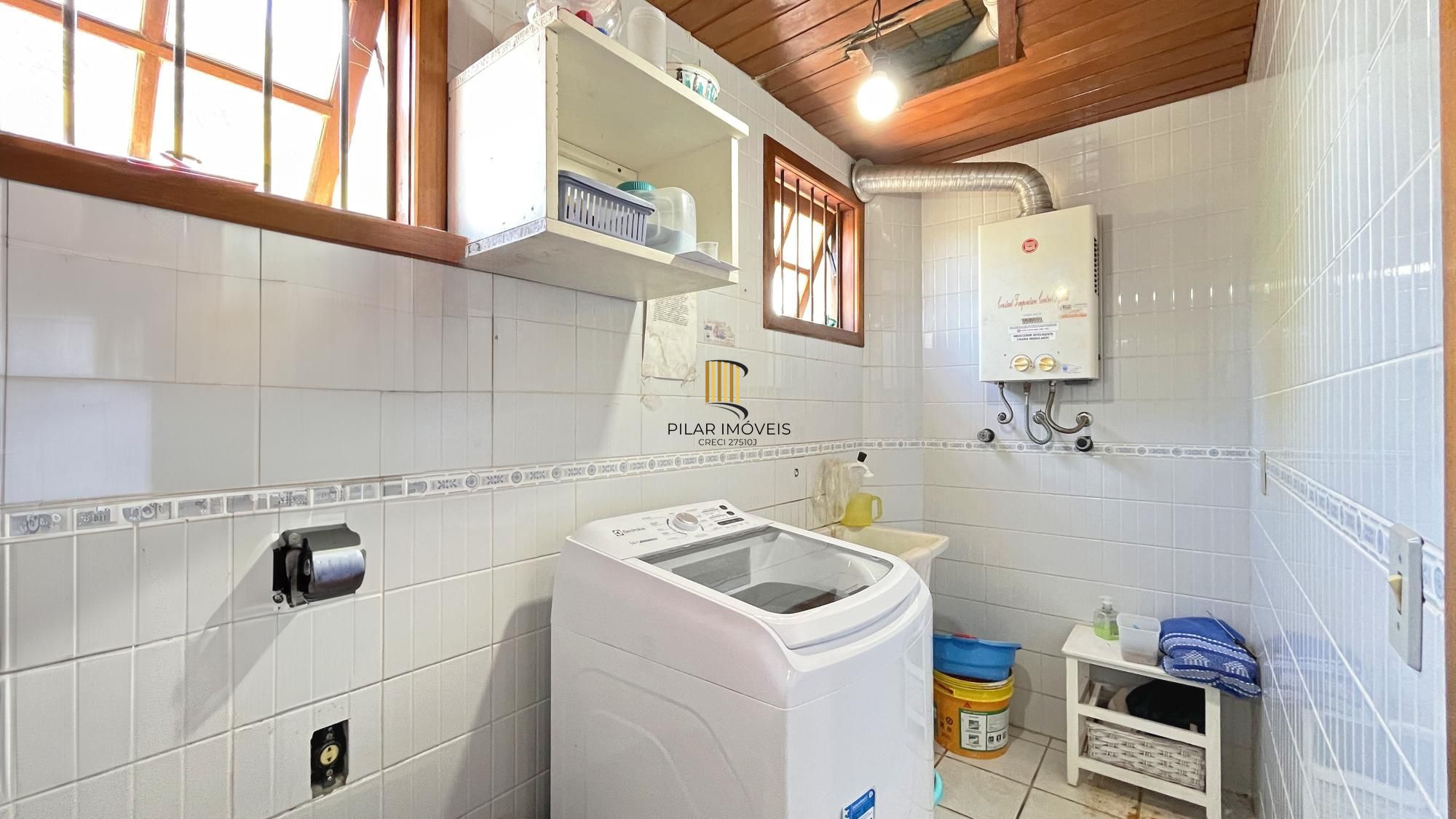 Casa 3 dormitórios no bairro Teresópolis