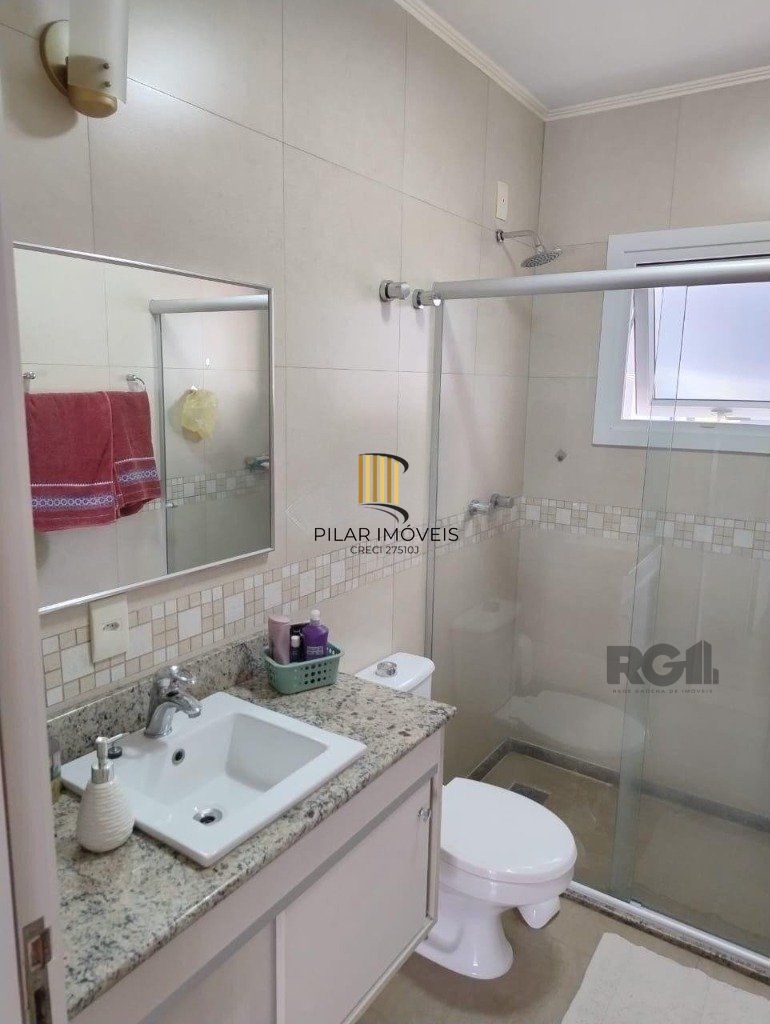 Casa de 3 dormitórios no bairro Mário Quintana