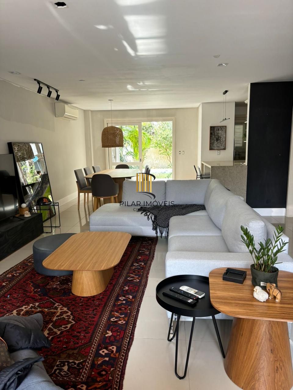 Sobrado 4 dormitórios no Menino Deus