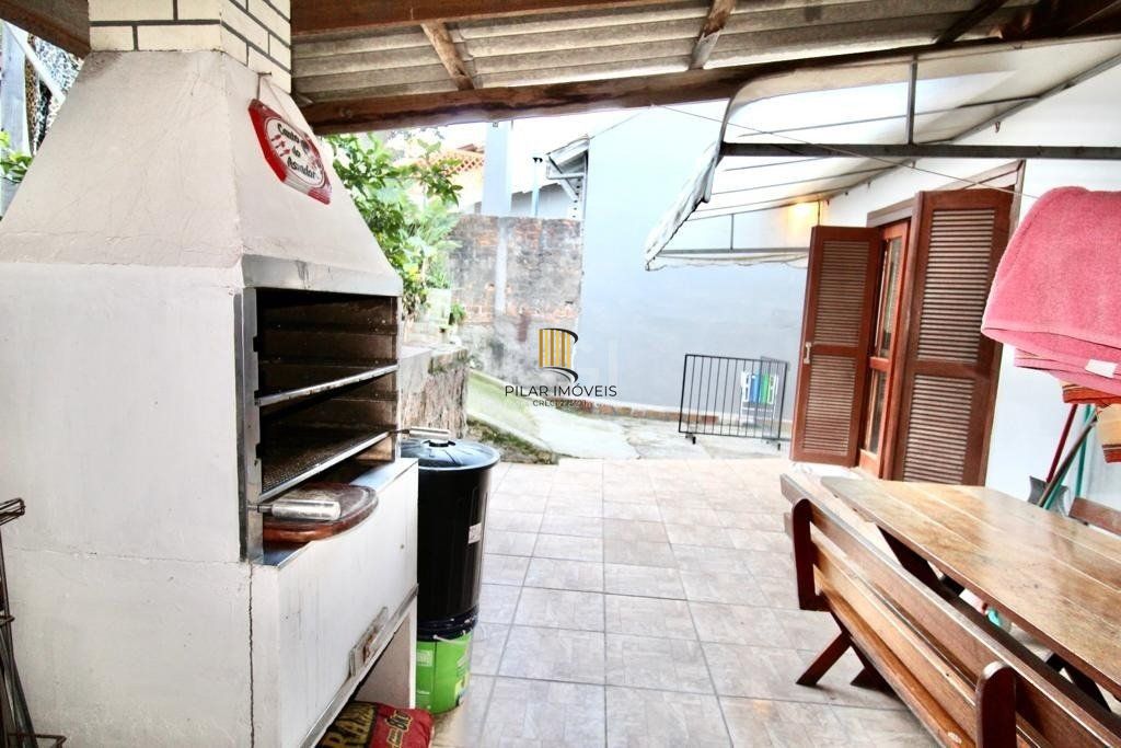 Casa para Venda - 90m², 5 dormitórios, sendo 1 suites, 5 vagas - Teresópolis