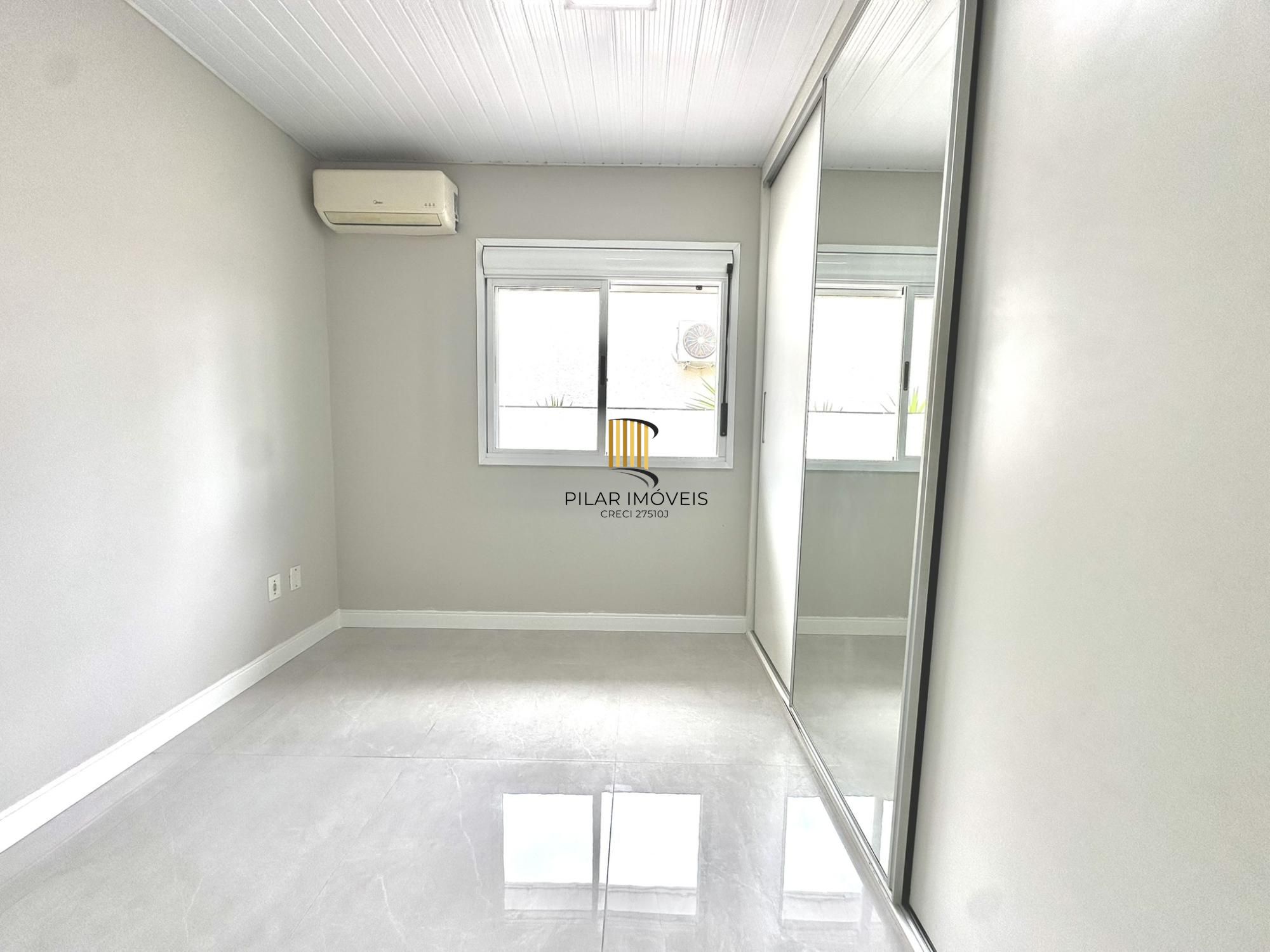 Casa de Condomínio 2 dormitórios no bairro Hípica