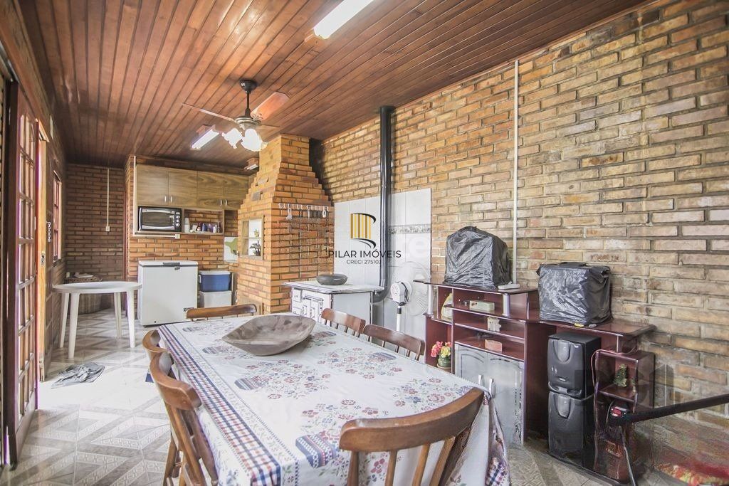 Casa de 2 dormitórios, no bairro Partenon