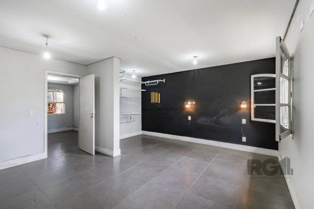 Casa com 3 dormitórios no bairro Passo das Pedras